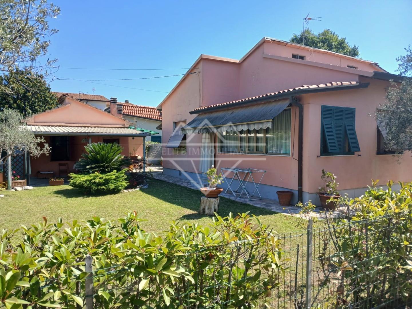 Casa indipendente in vendita, Carrara marina di