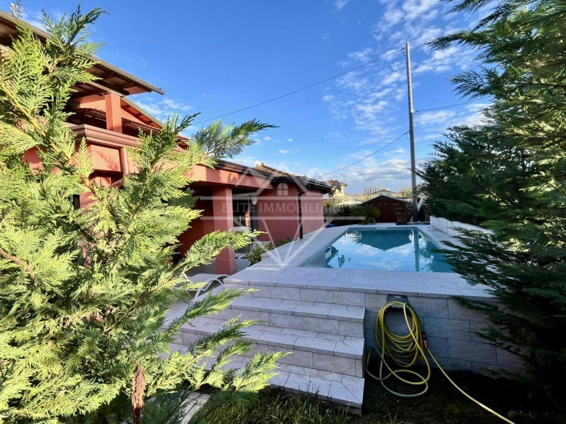 Villa in vendita, Massa marina di