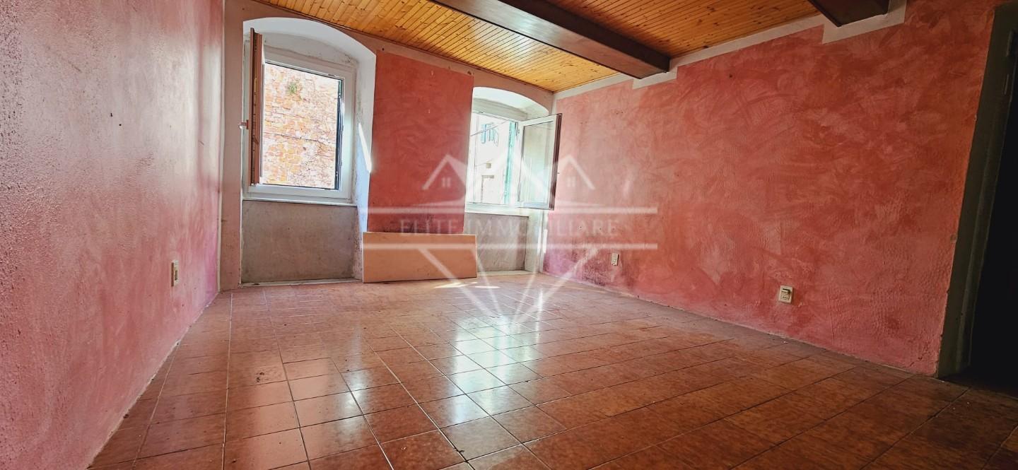 Trilocale in vendita, Carrara gragnana