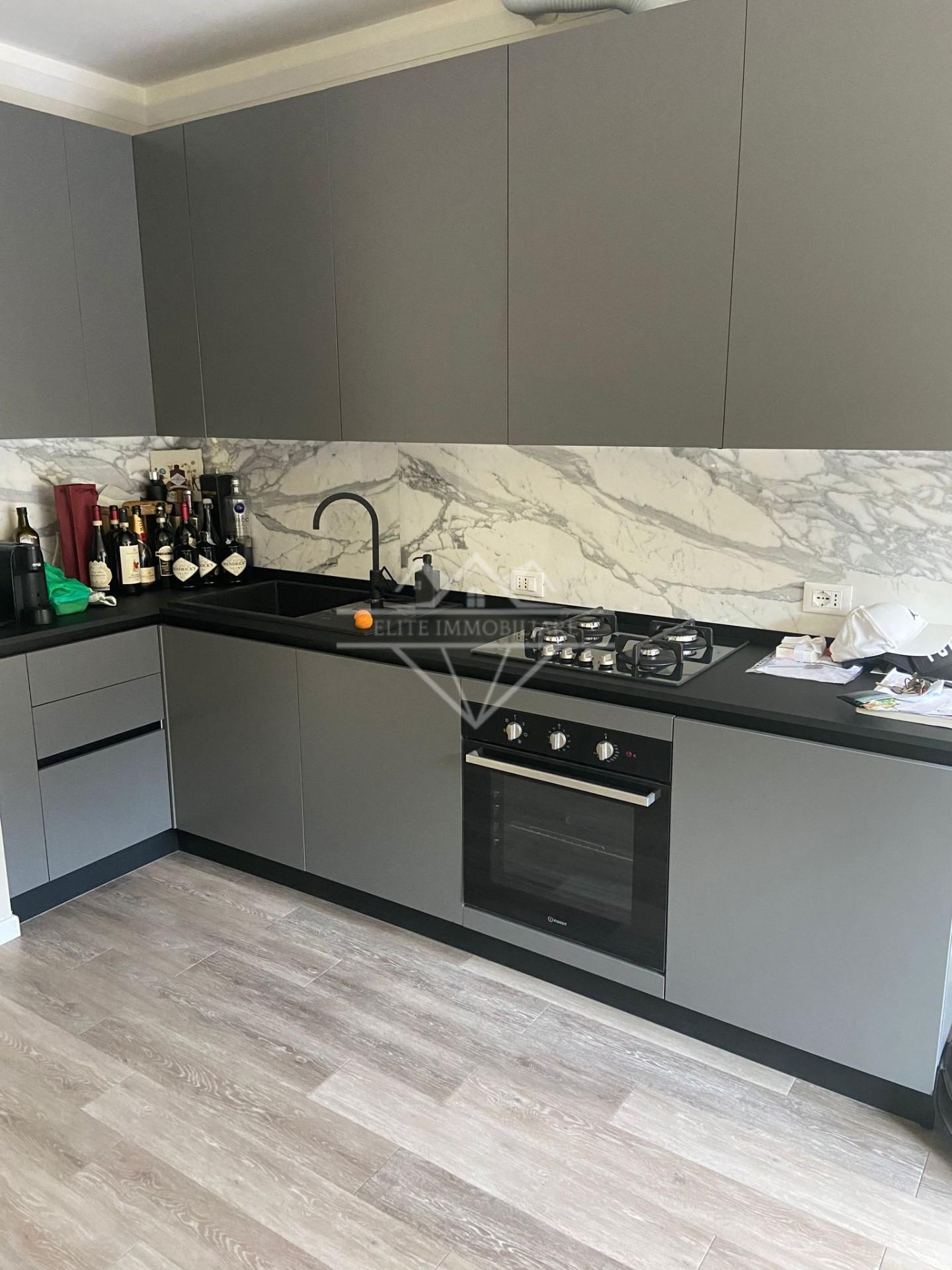 Trilocale con terrazzo a Ameglia