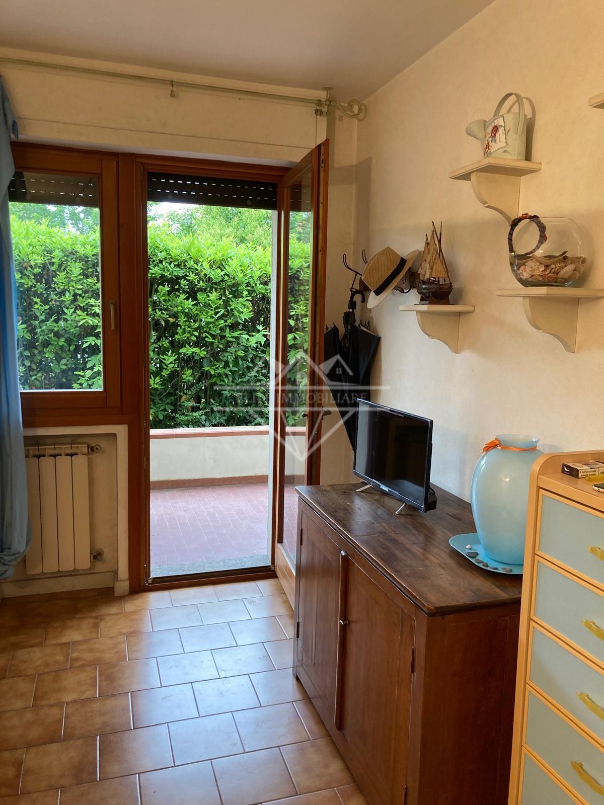 Trilocale arredato in affitto, Montignoso cinquale