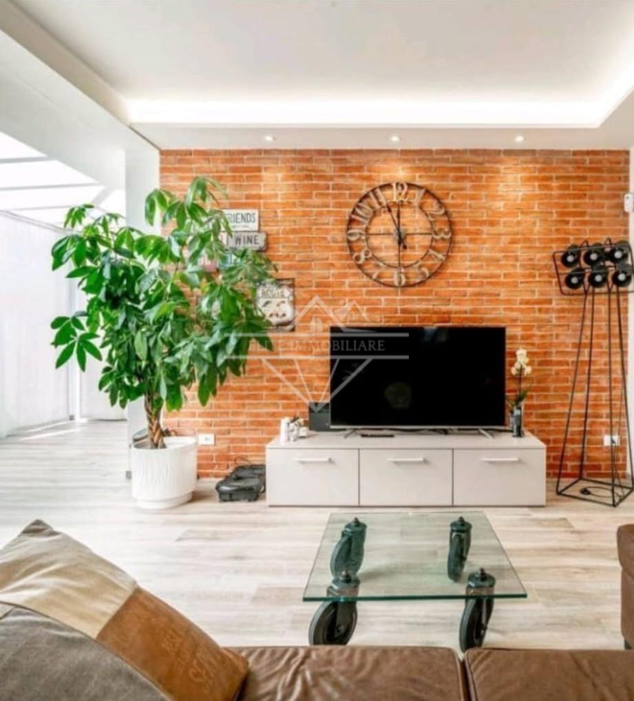 Villa con giardino, Massa partaccia