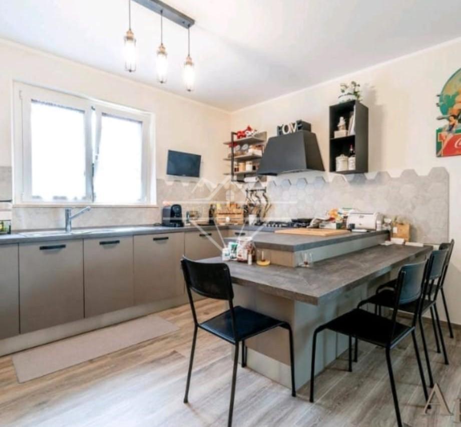 Villa con giardino, Massa partaccia