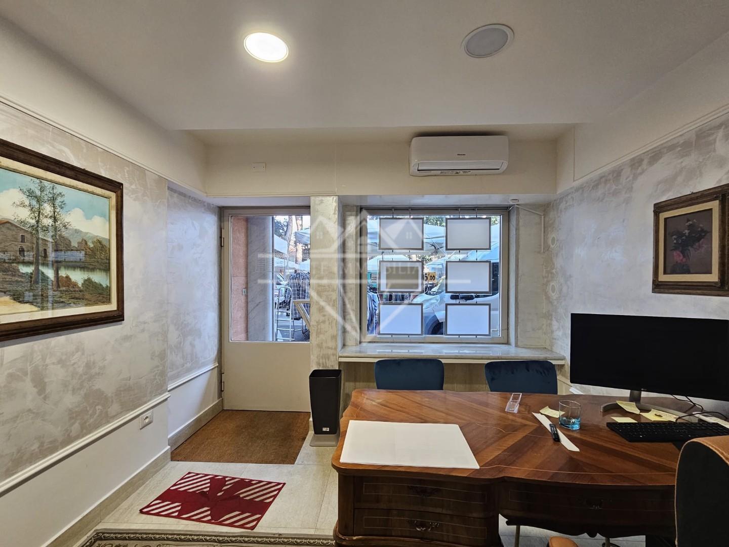 Negozio in affitto, Carrara marina di