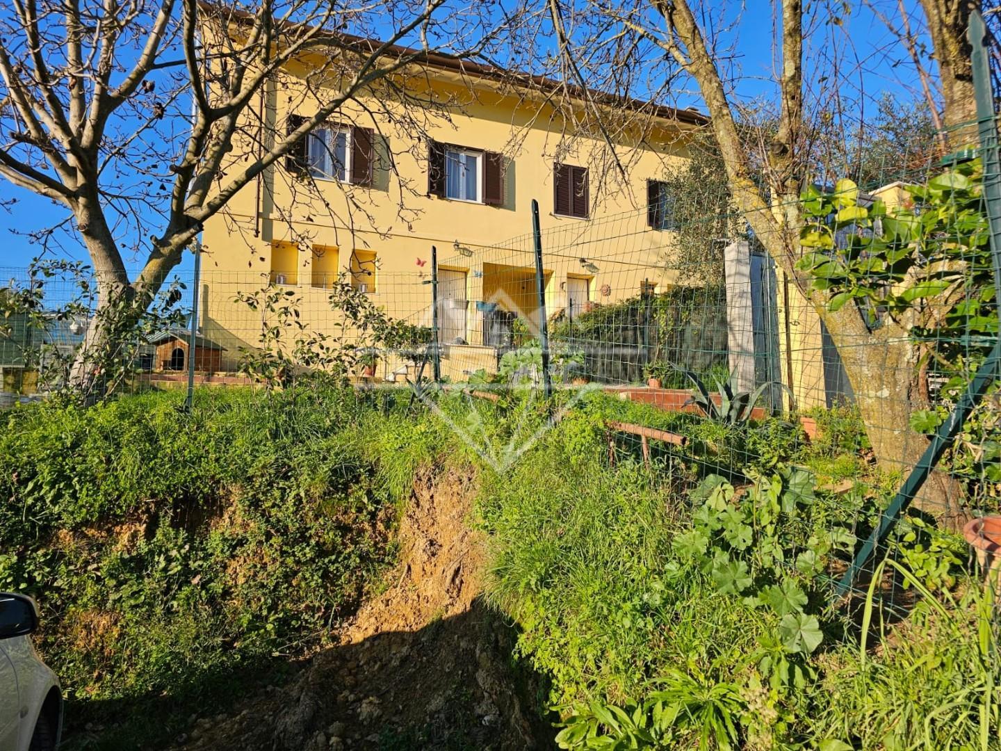 Appartamento con giardino, Carrara bonascola