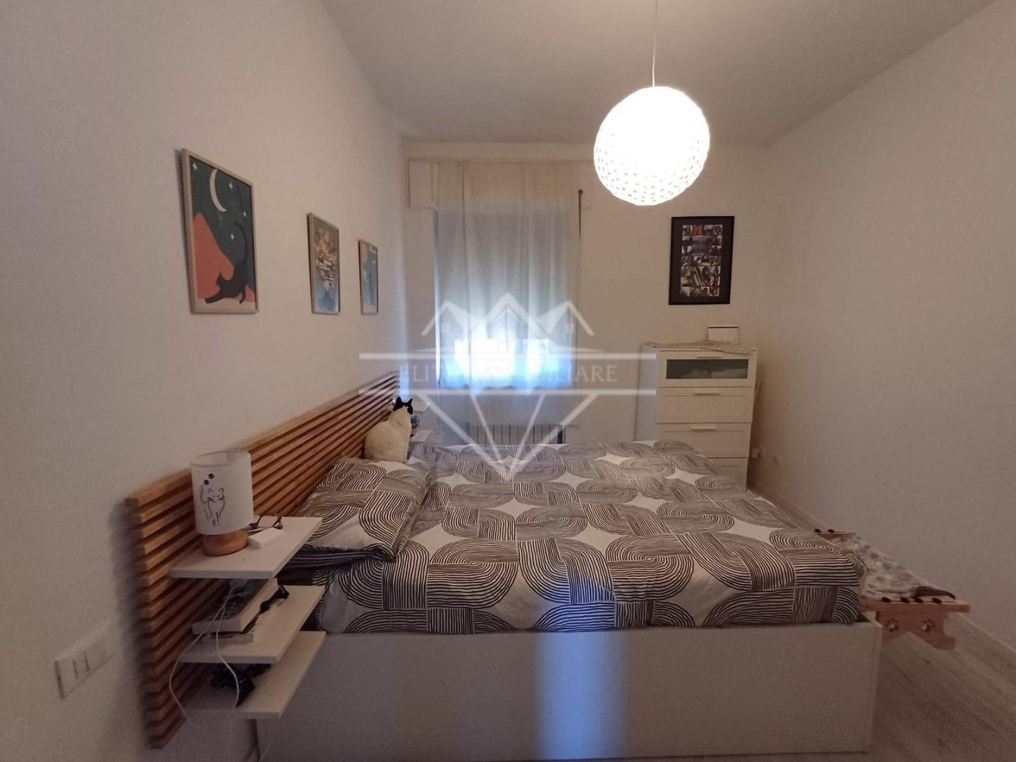 Casa indipendente con terrazzo, Carrara zona stadio