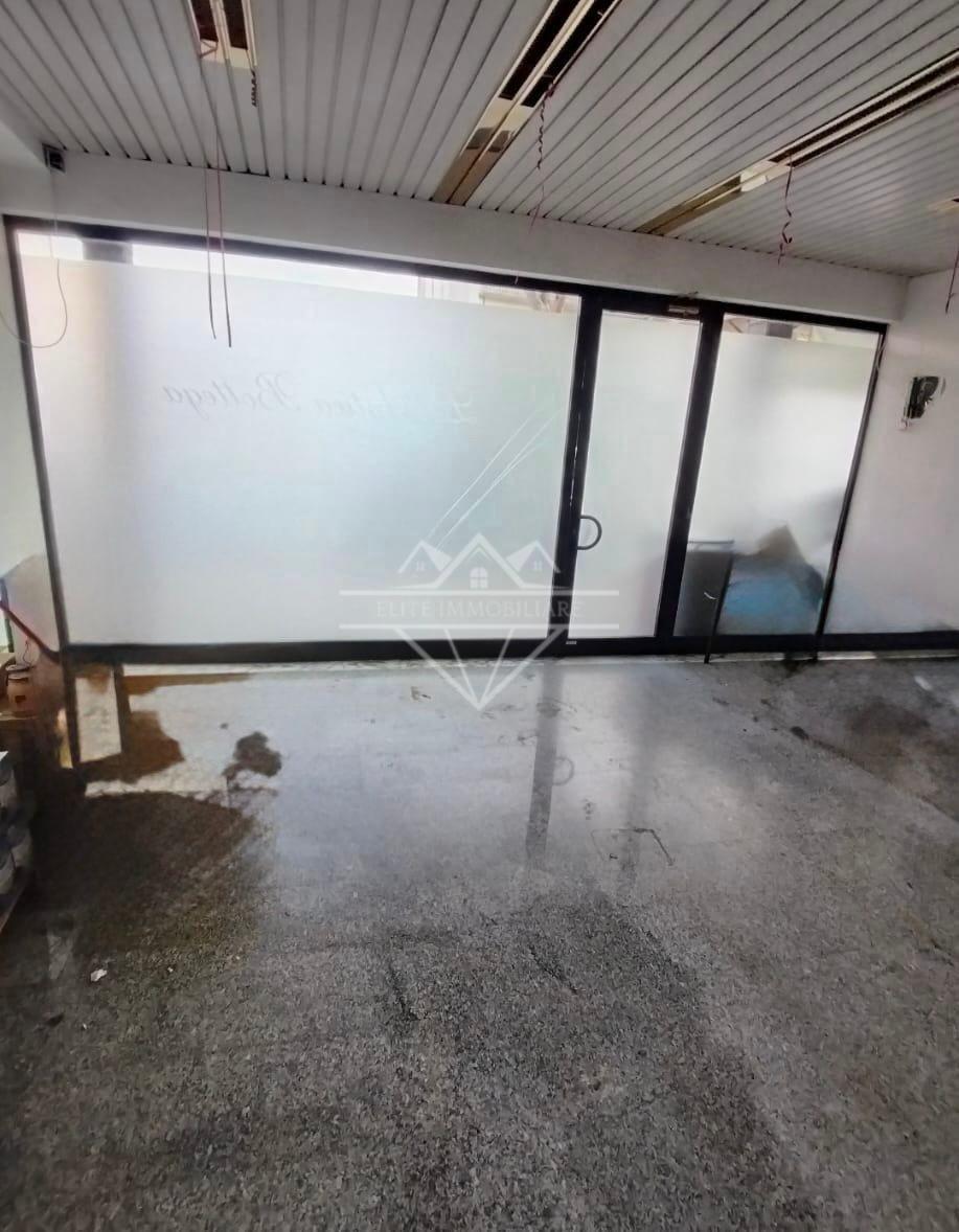 Locale commerciale in affitto a Massa