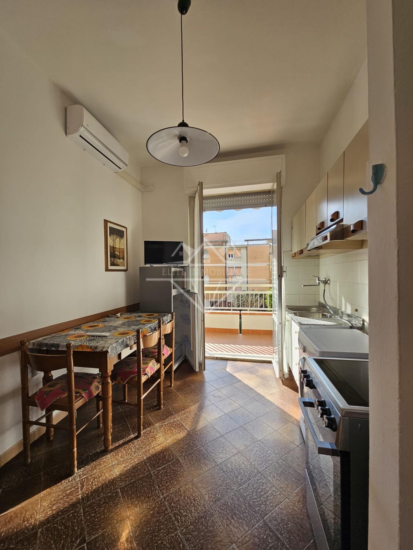 Bilocale vista mare, Sarzana marinella di