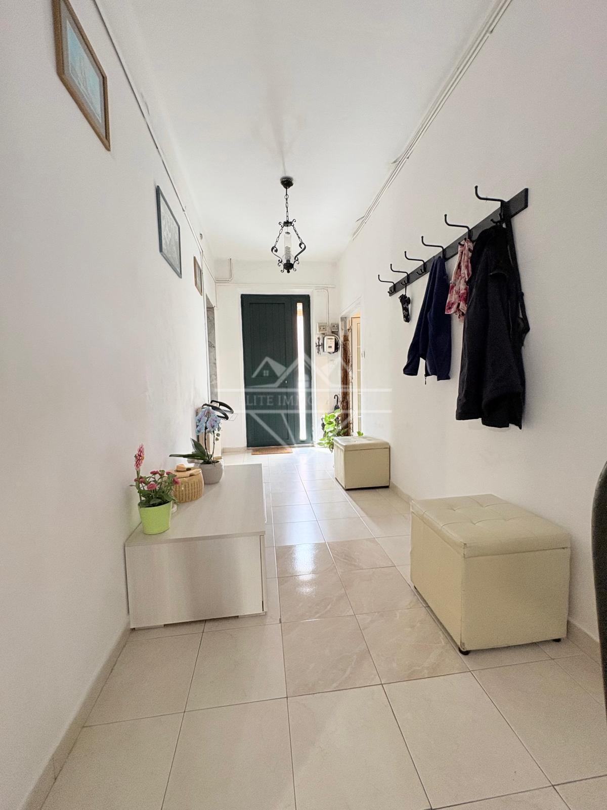 Casa indipendente con giardino, Carrara marina di