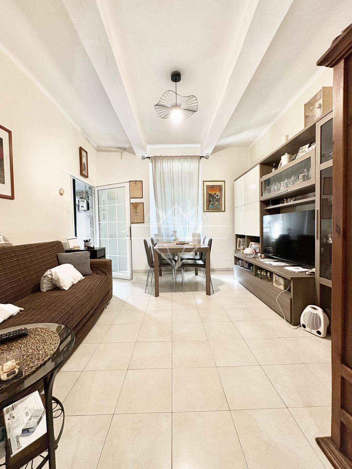 Casa indipendente con giardino, Carrara marina di