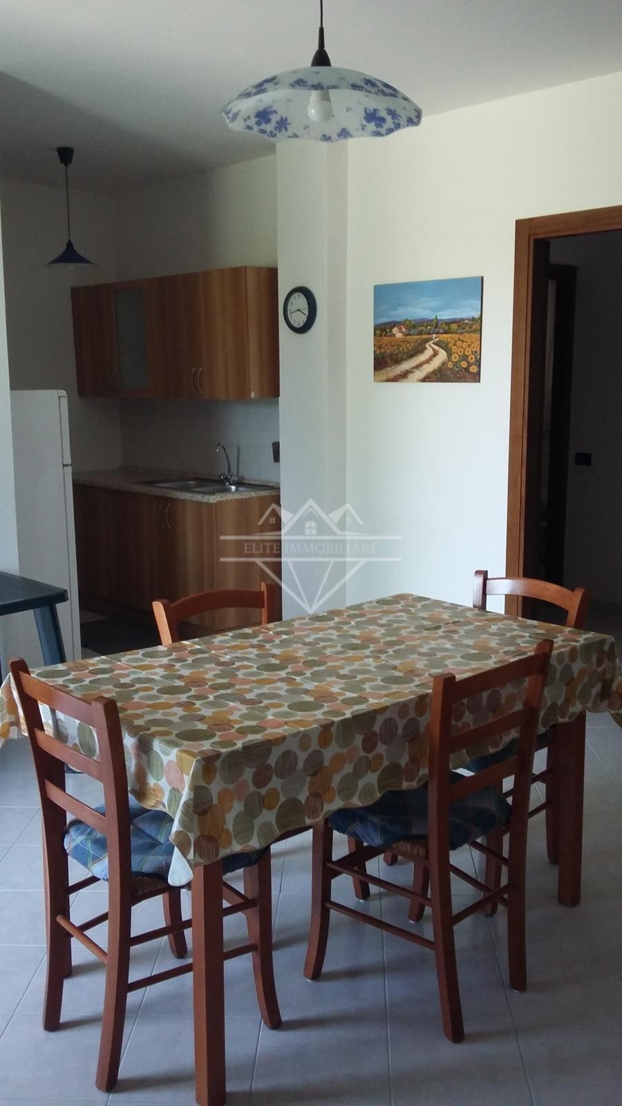 Quadrilocale arredato in affitto a Massa