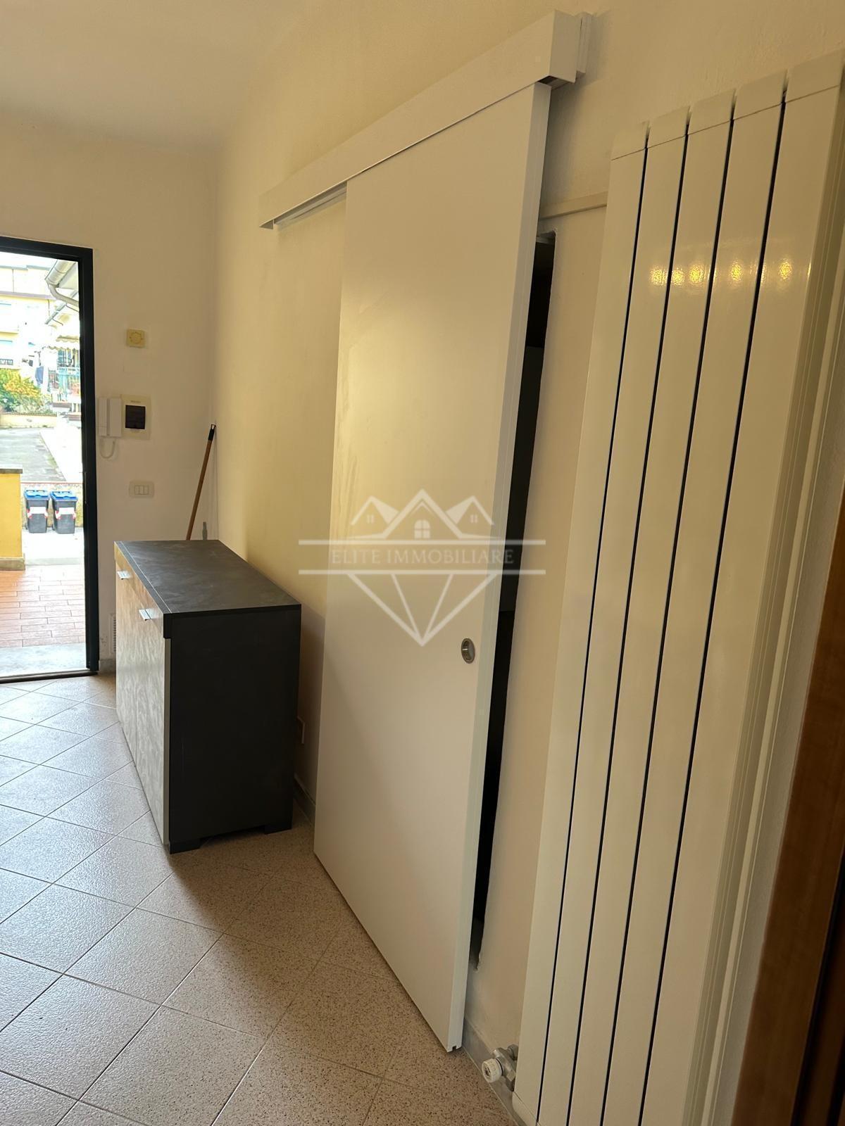 Trilocale in affitto a Carrara