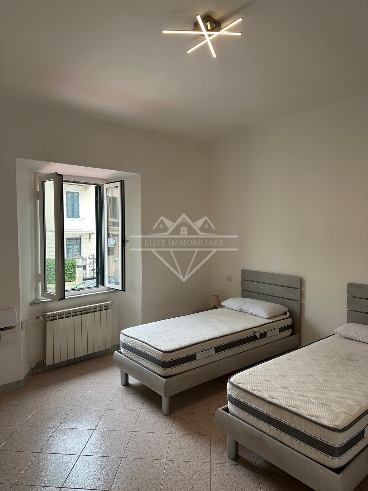 Trilocale in affitto a Carrara