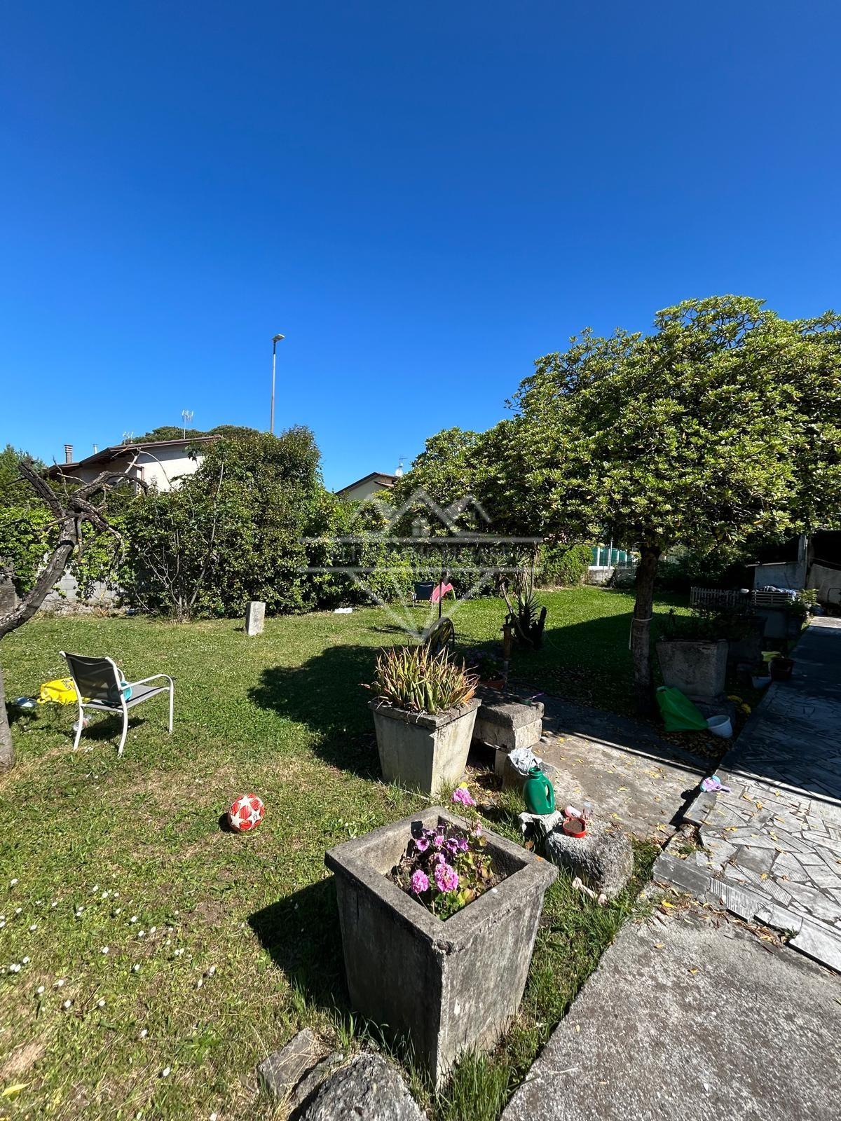 Quadrilocale con giardino, Massa partaccia