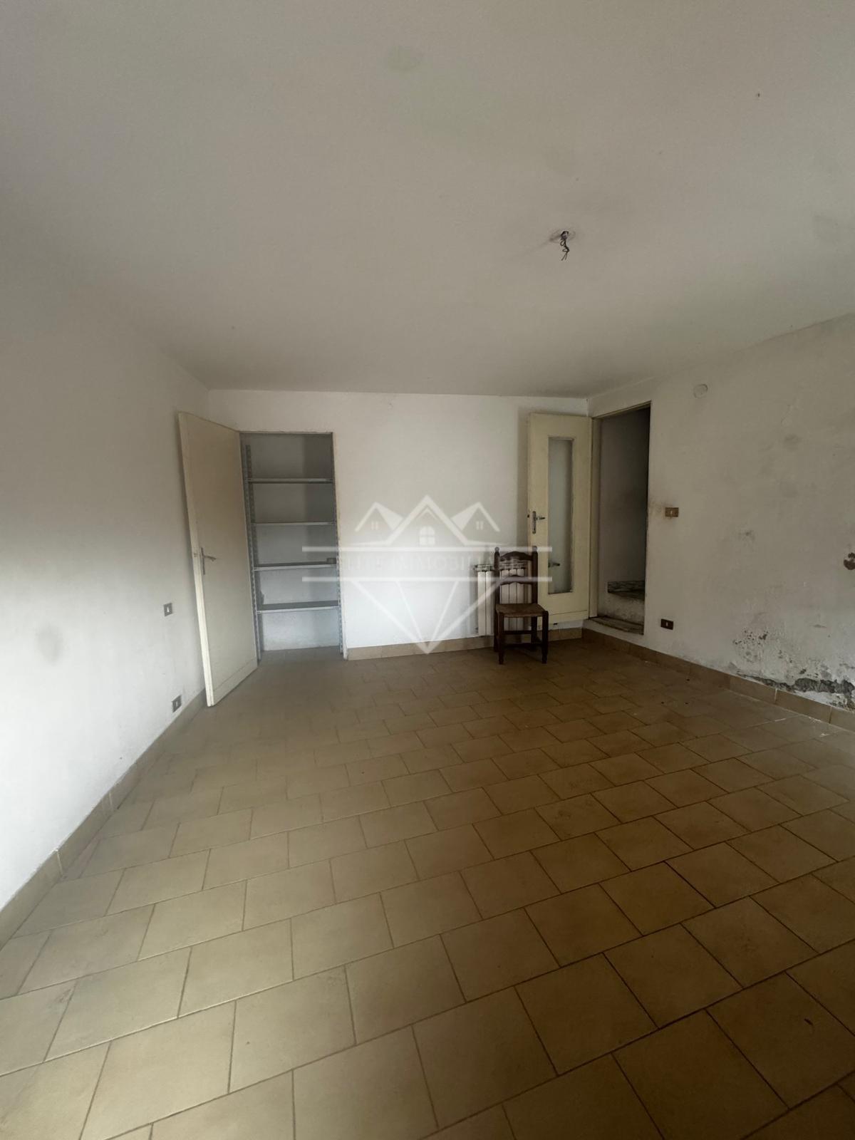 Casa indipendente con giardino, Carrara codena