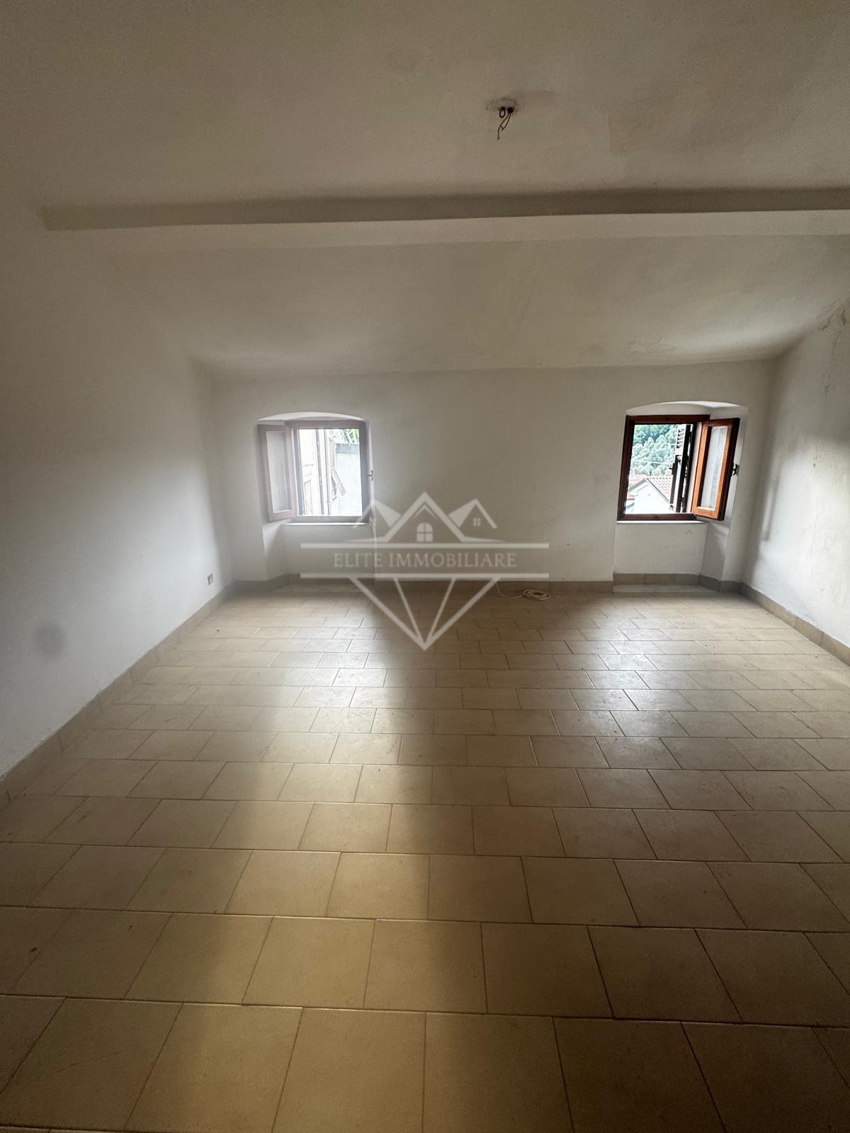 Casa indipendente con giardino, Carrara codena