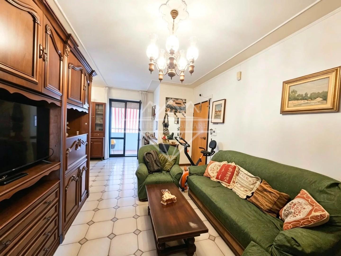 Appartamento con terrazzo, Carrara marina di