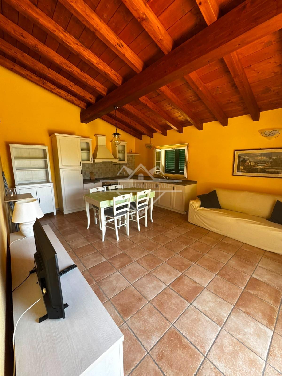 Casa indipendente con giardino, Massa marina di