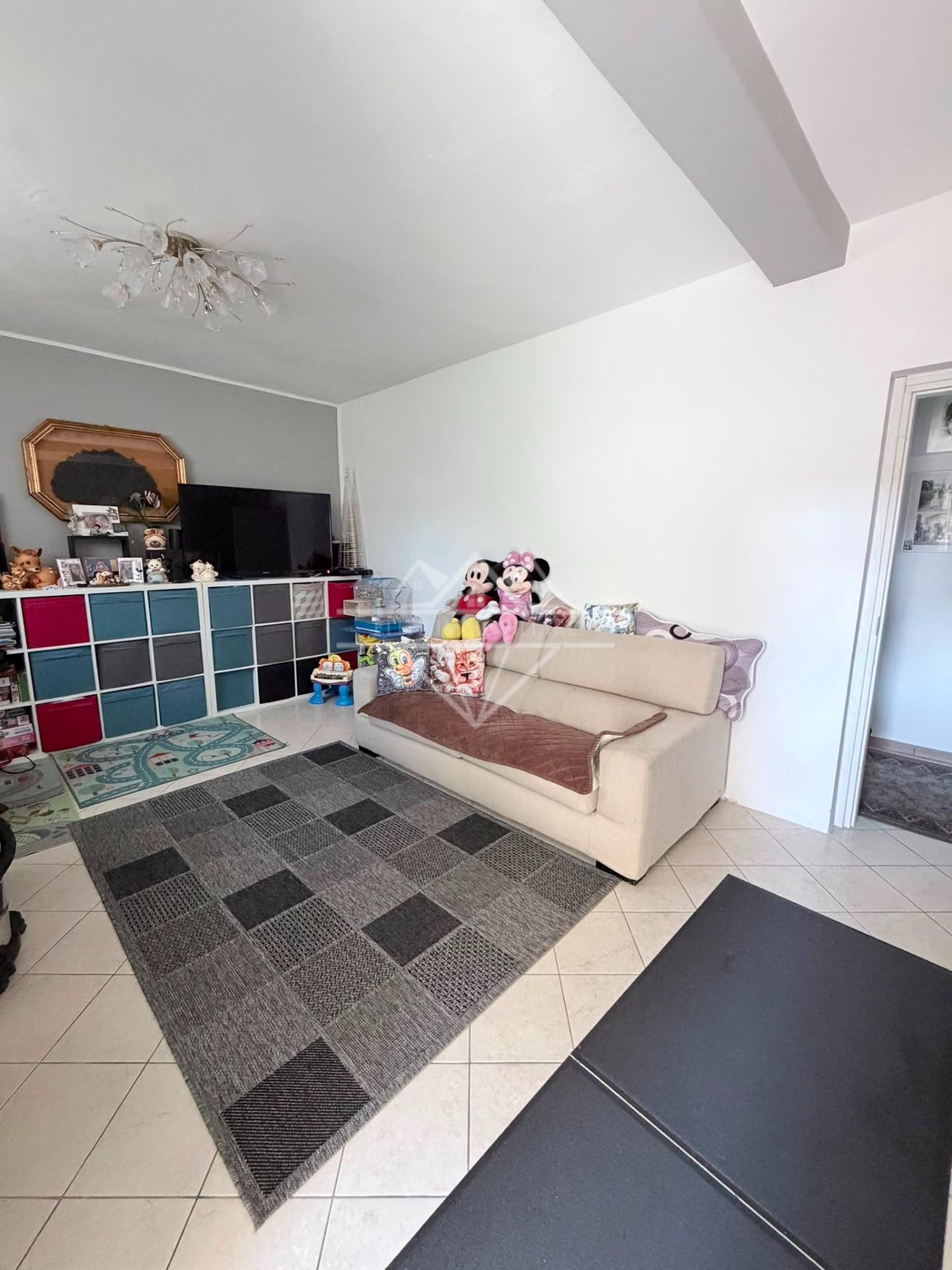 Casa indipendente con giardino, Carrara fossola