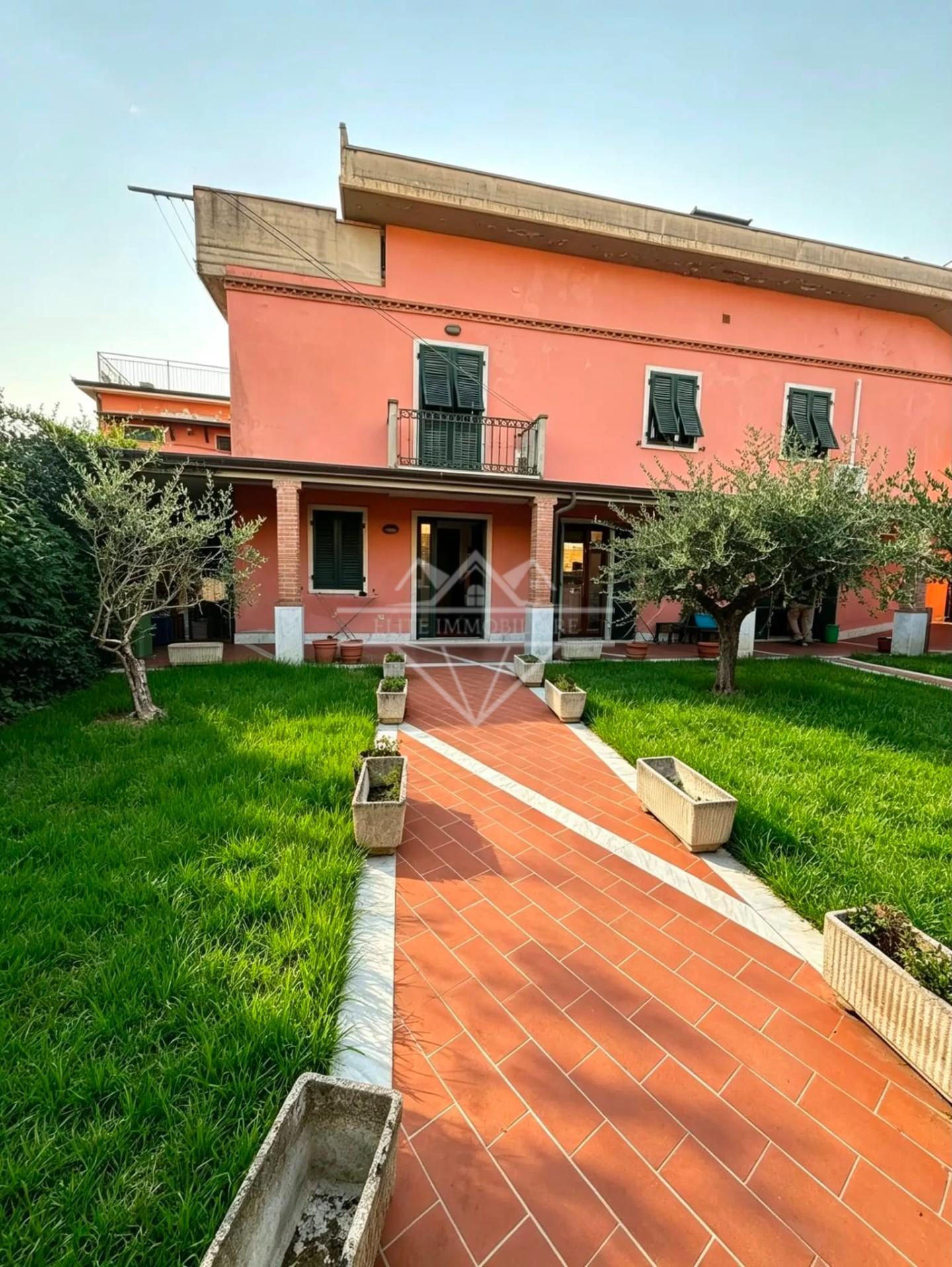 Casa indipendente in vendita, Carrara fossola