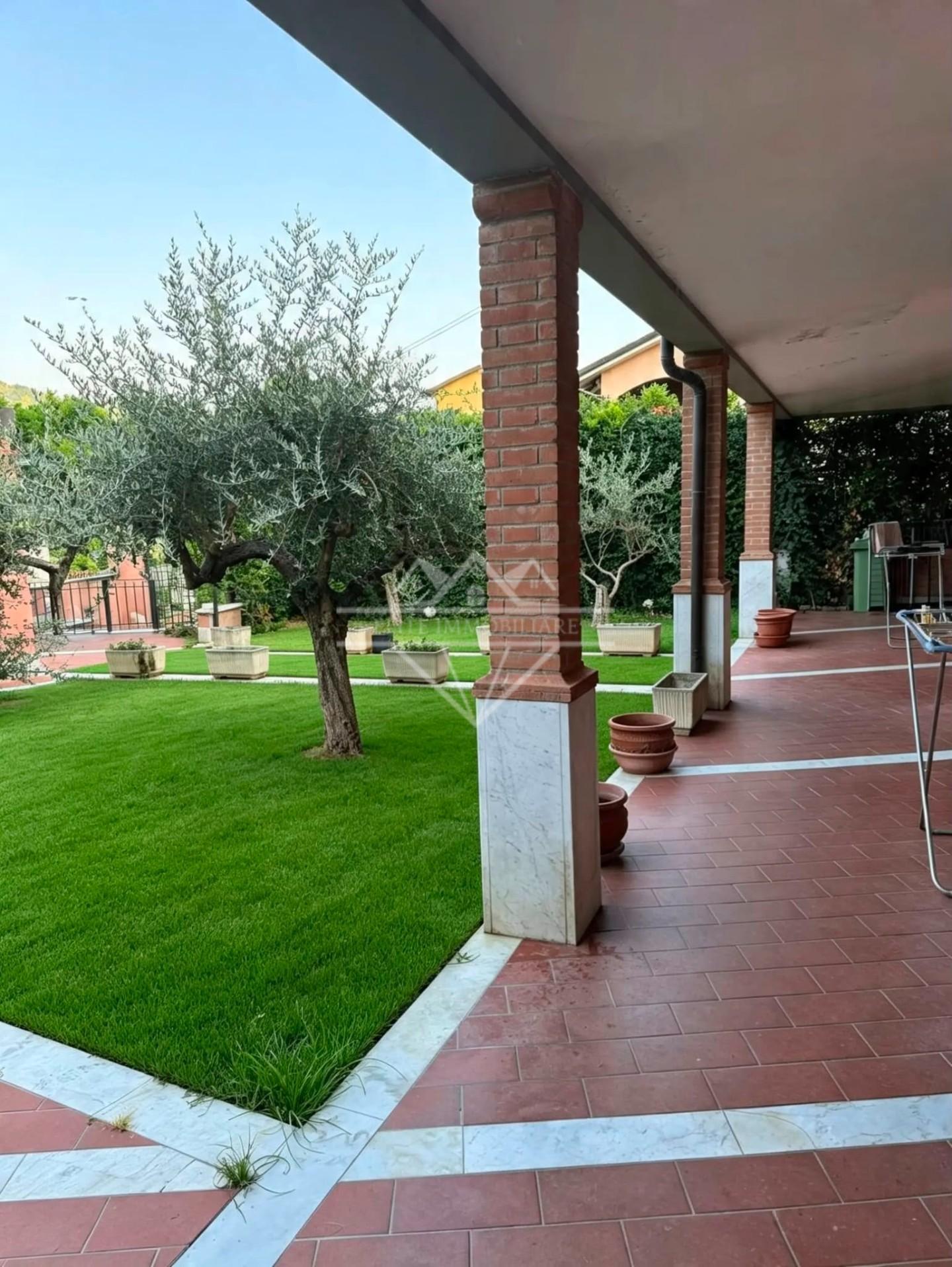 Casa indipendente in vendita, Carrara fossola