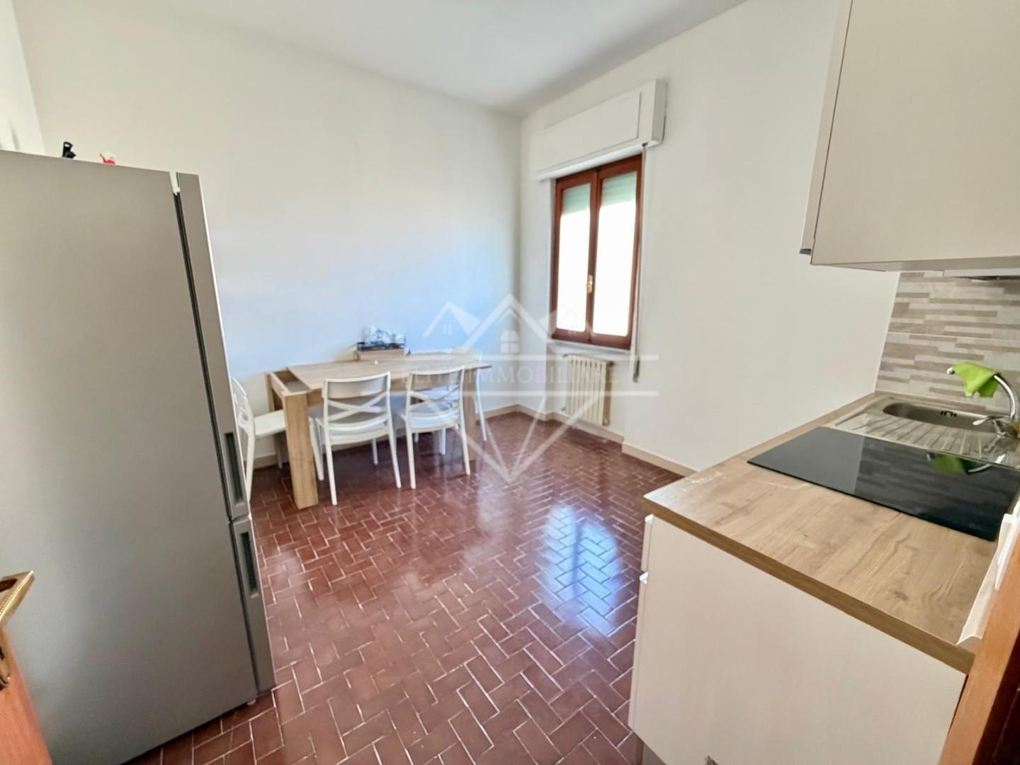Bilocale arredato in affitto a Carrara