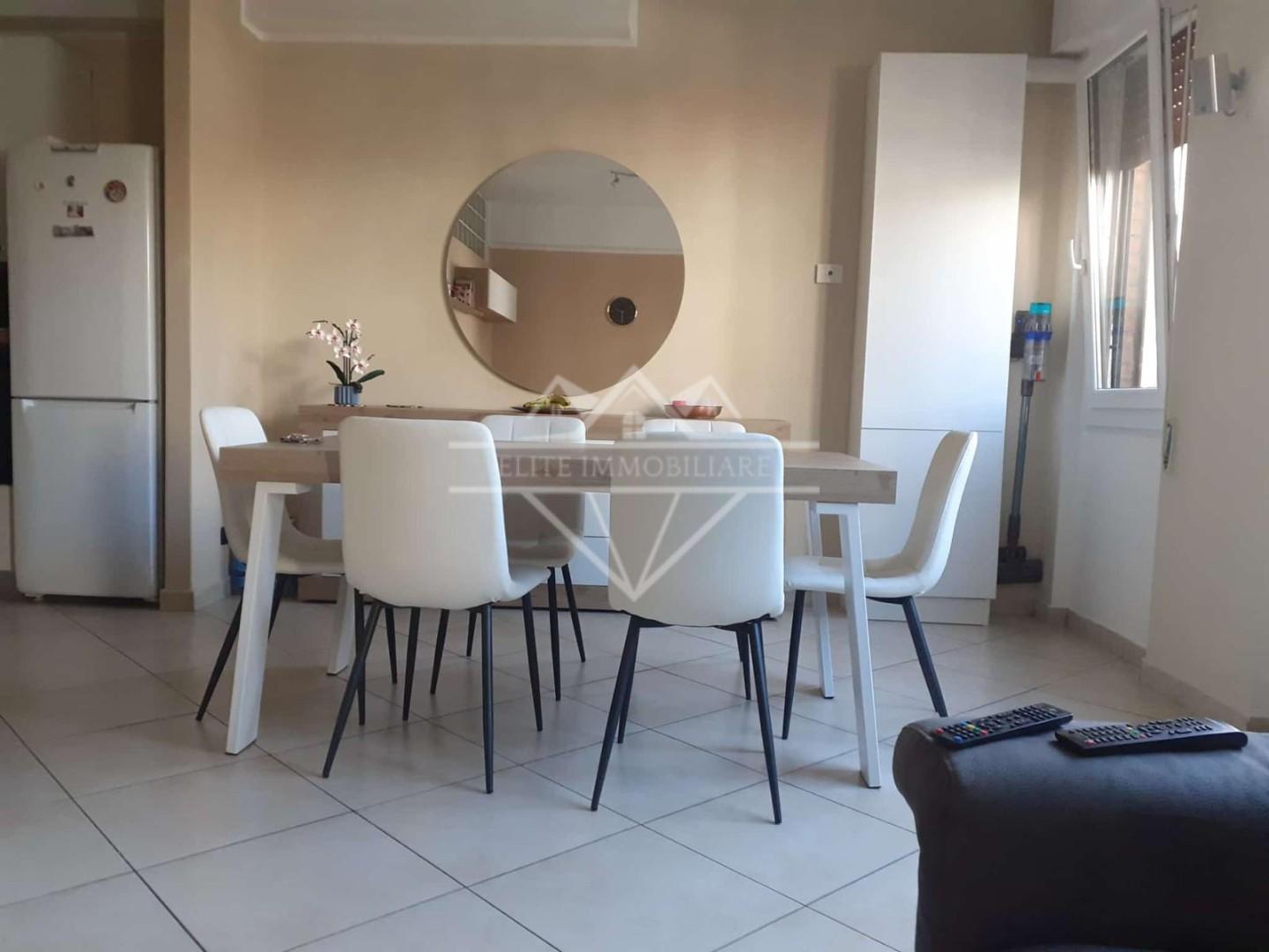 Trilocale in affitto, Carrara marina di