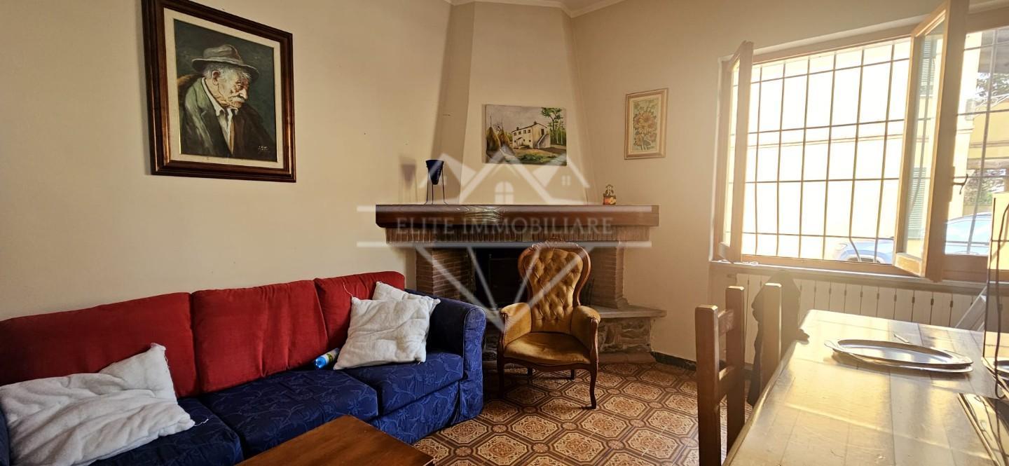 Casa indipendente arredata in affitto, Massa marina di