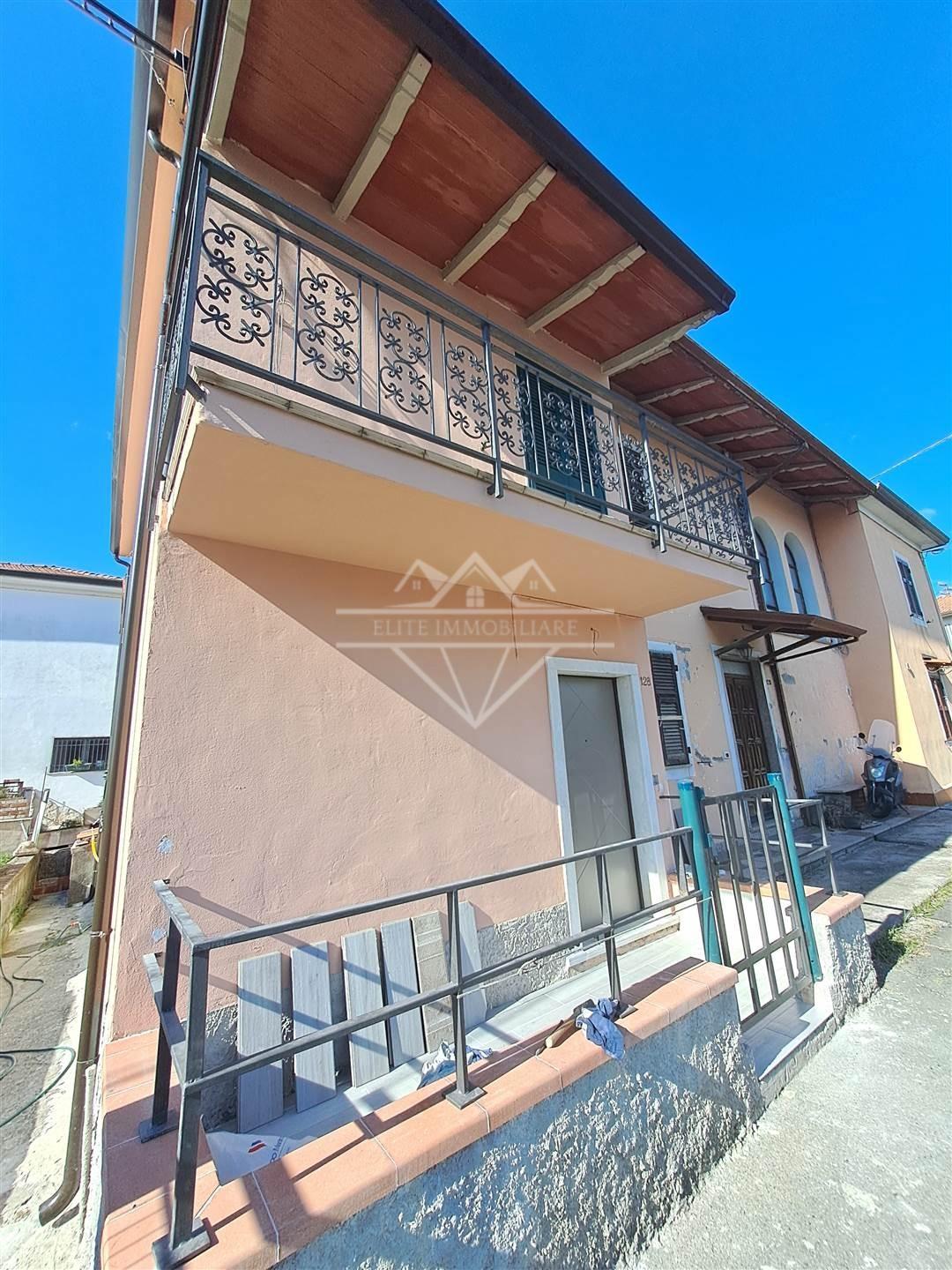 Casa indipendente ristrutturata, Ortonovo dogana