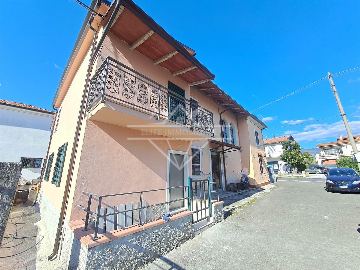 Casa indipendente ristrutturata, Ortonovo dogana