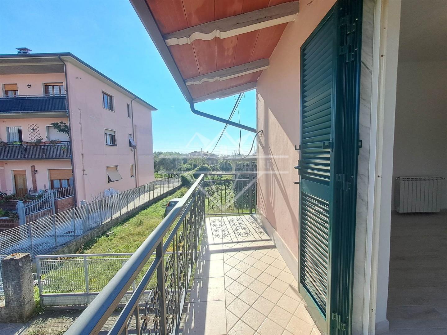 Casa indipendente ristrutturata, Ortonovo dogana