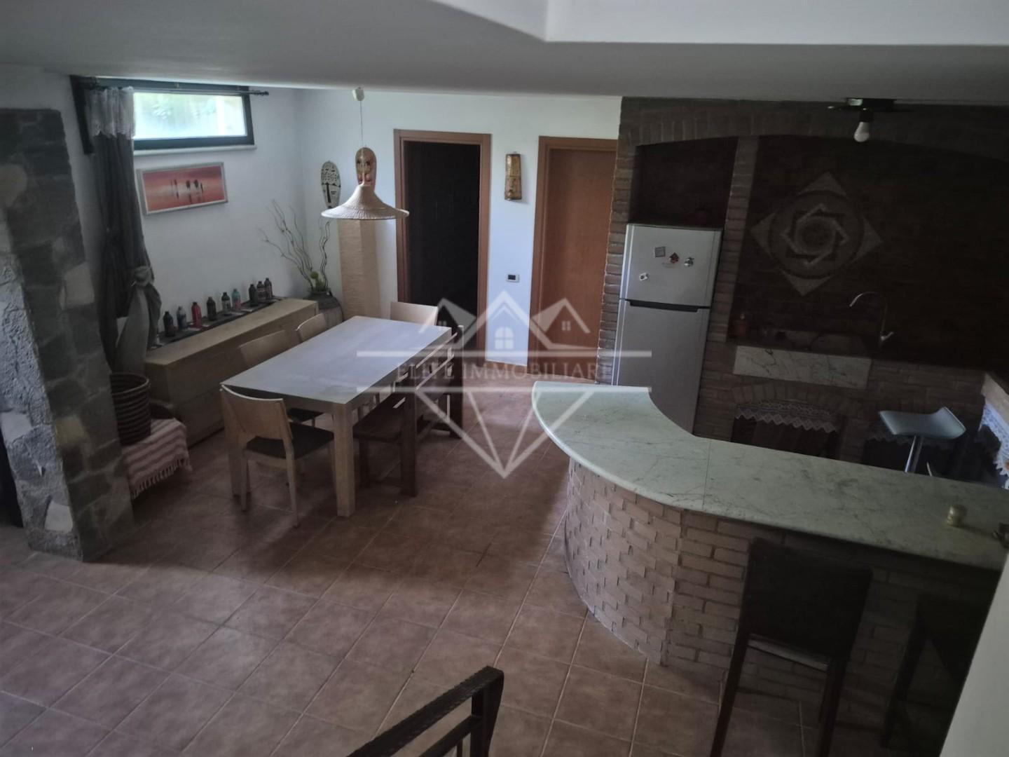 Villa arredata in affitto, Castelnuovo Magra palvotrisia