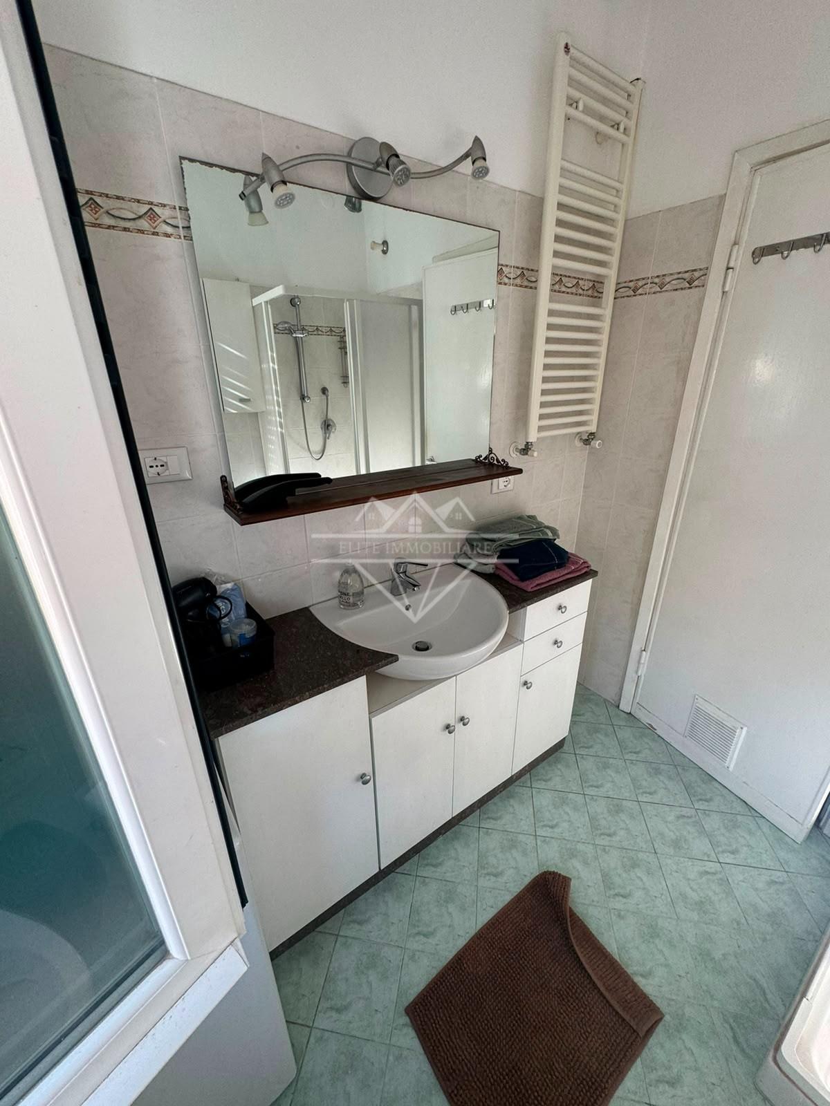 Quadrilocale arredato in affitto, Carrara marina di
