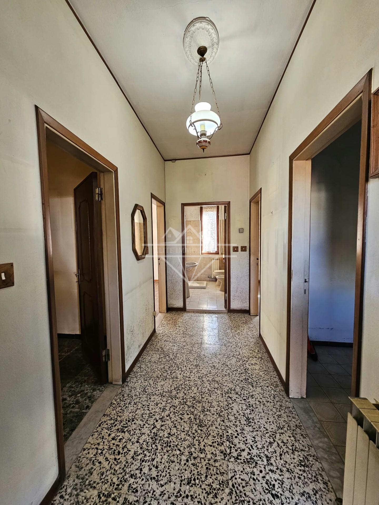 Casa indipendente con giardino, Castelnuovo Magra molicciara