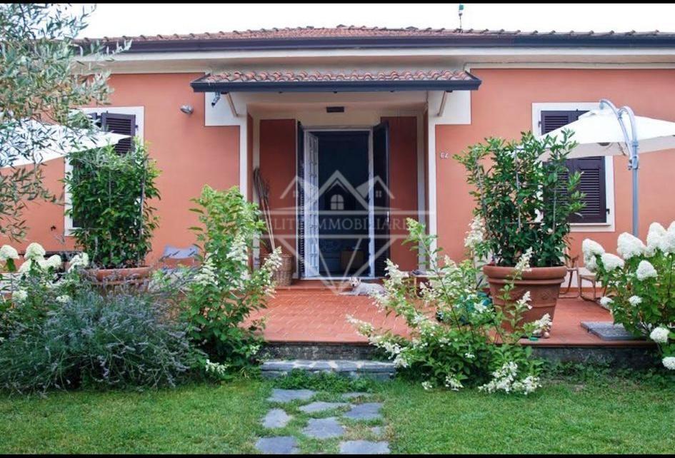 Casa indipendente arredata in affitto, Ameglia bocca di magra