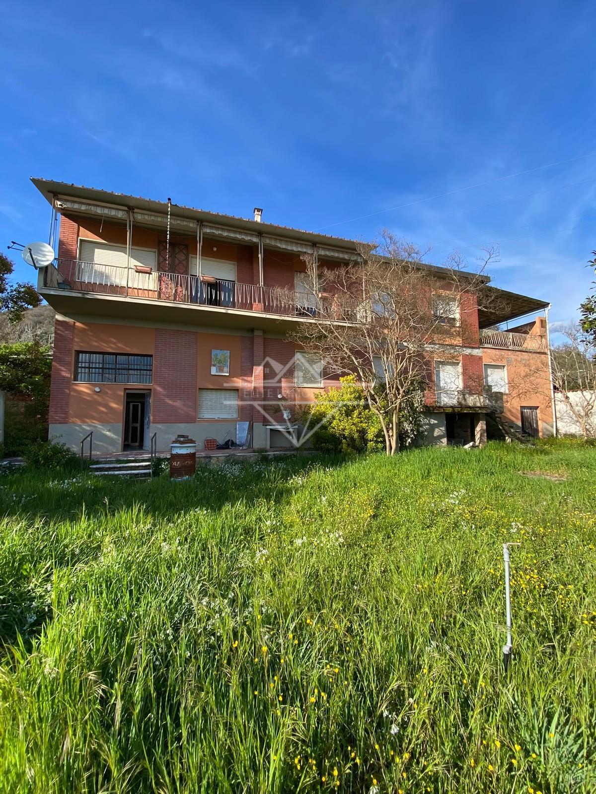Casa indipendente con giardino, Carrara marasio