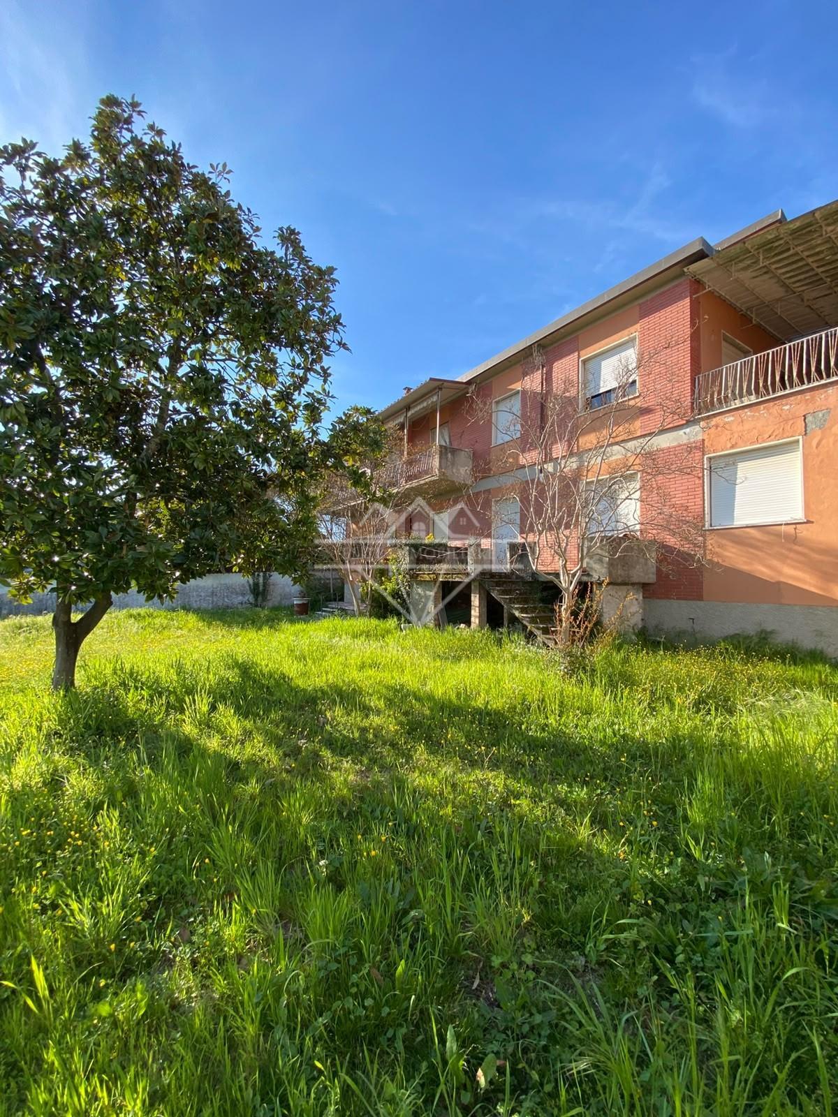 Casa indipendente con giardino, Carrara marasio