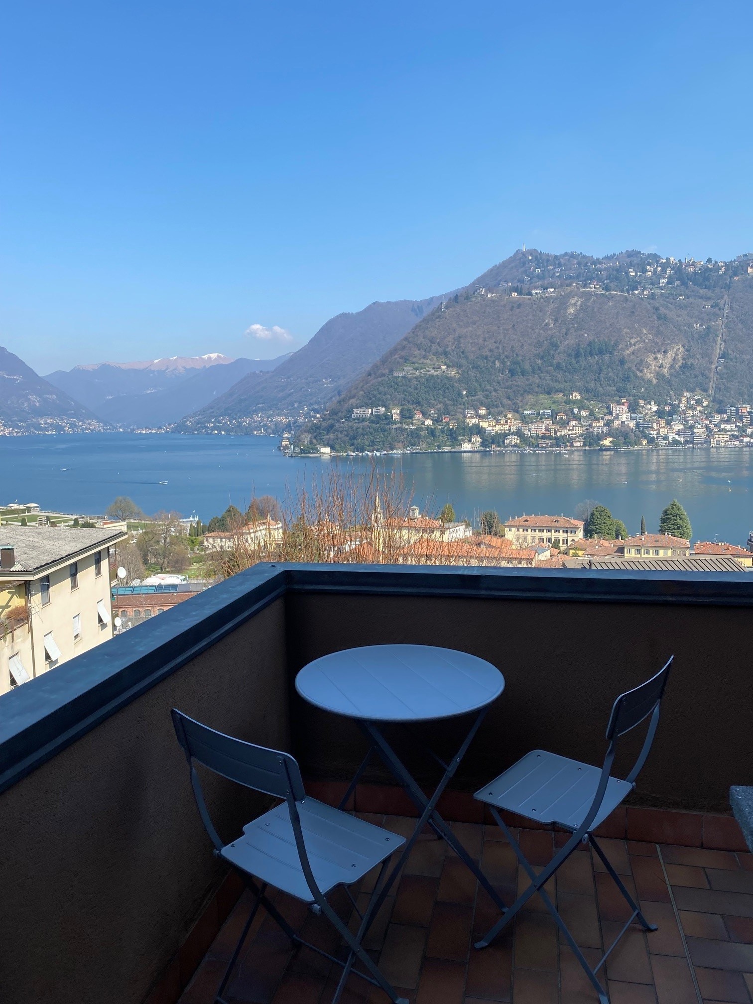 Appartamento vista lago in nino bixio 27, Como