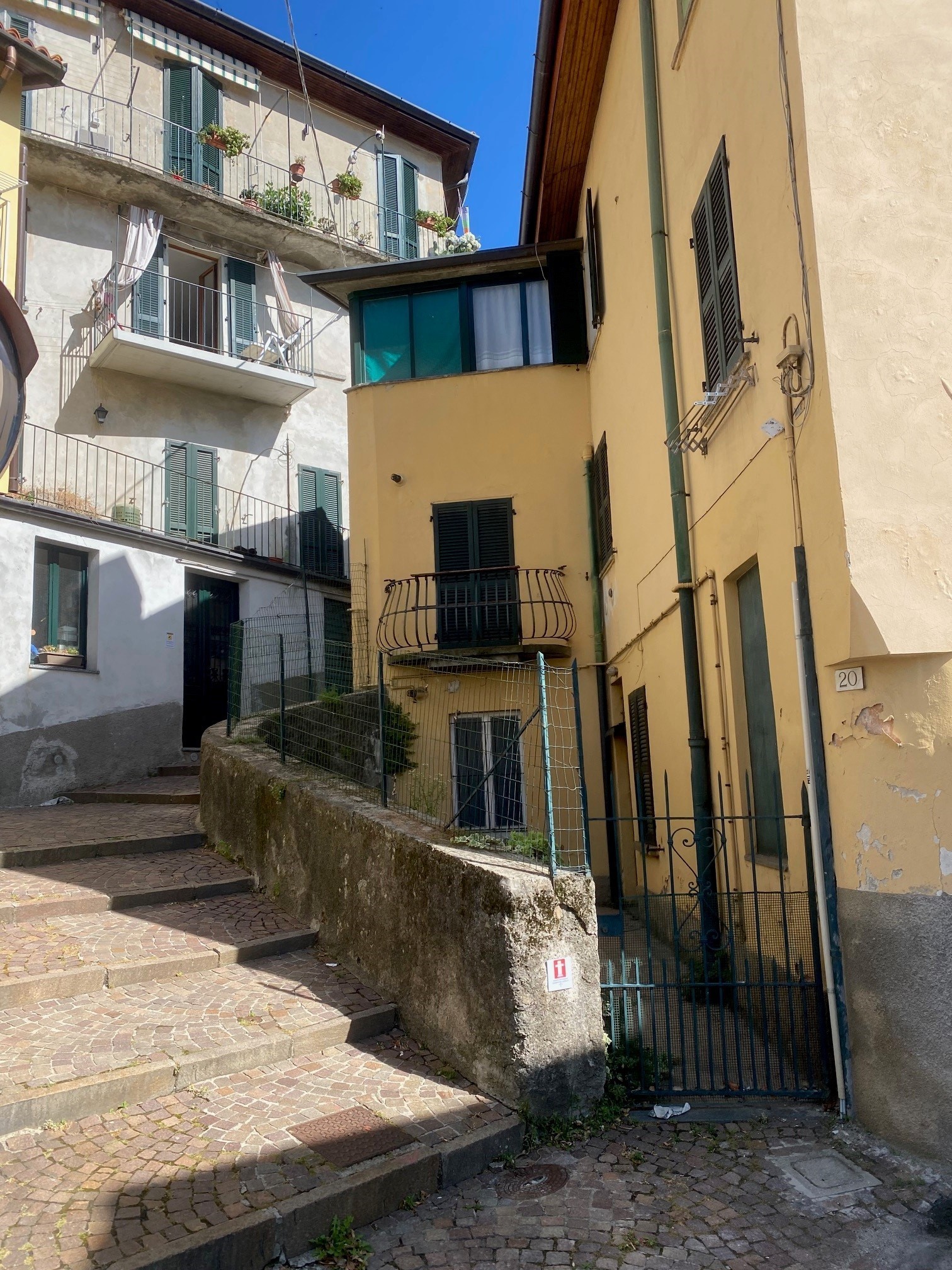 Bilocale da ristrutturare in via volta, Brunate