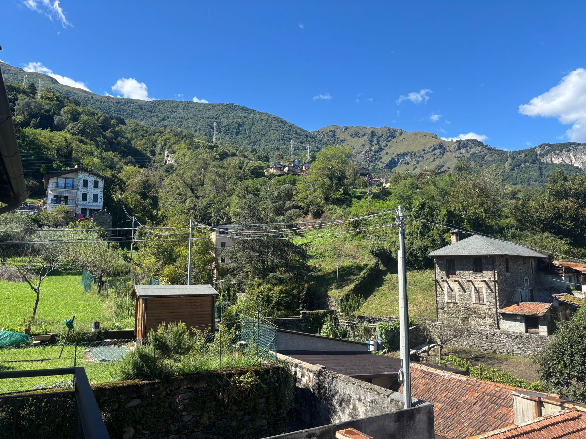 Trilocale in vendita in frazione calozzo 128, Pianello del Lario