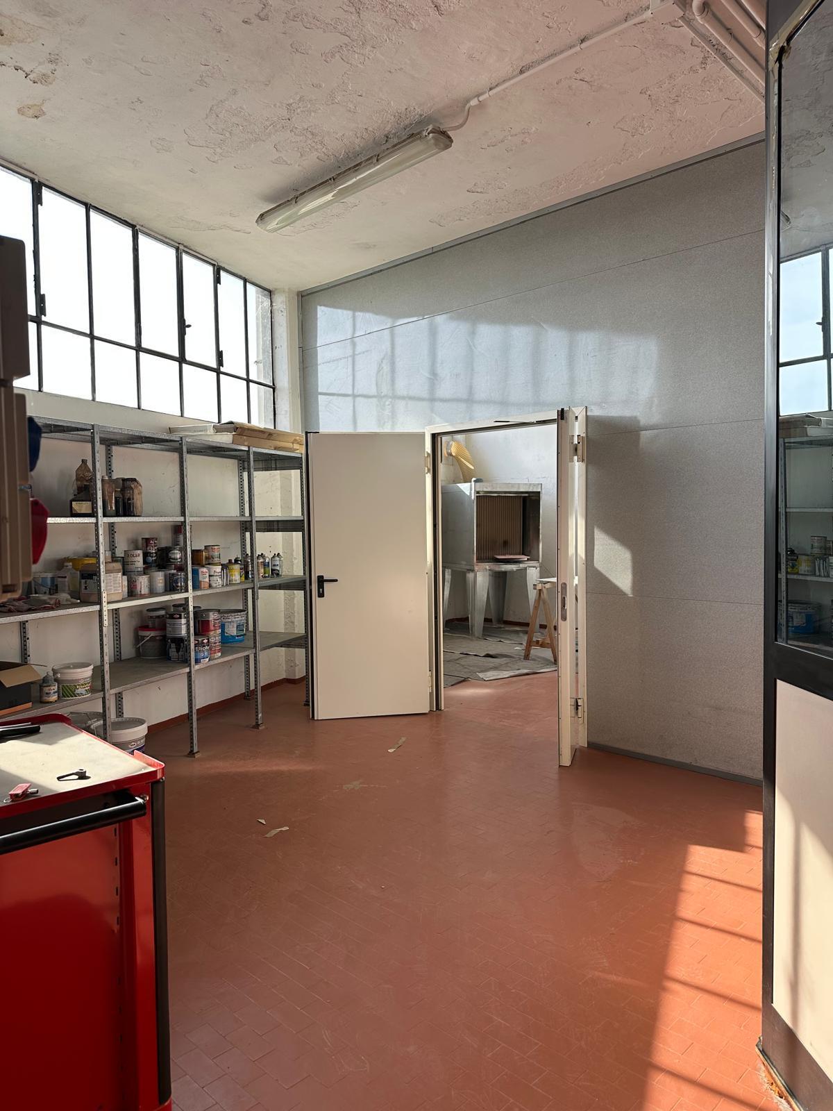 Laboratorio in vendita in via canturina 5, Capiago Intimiano