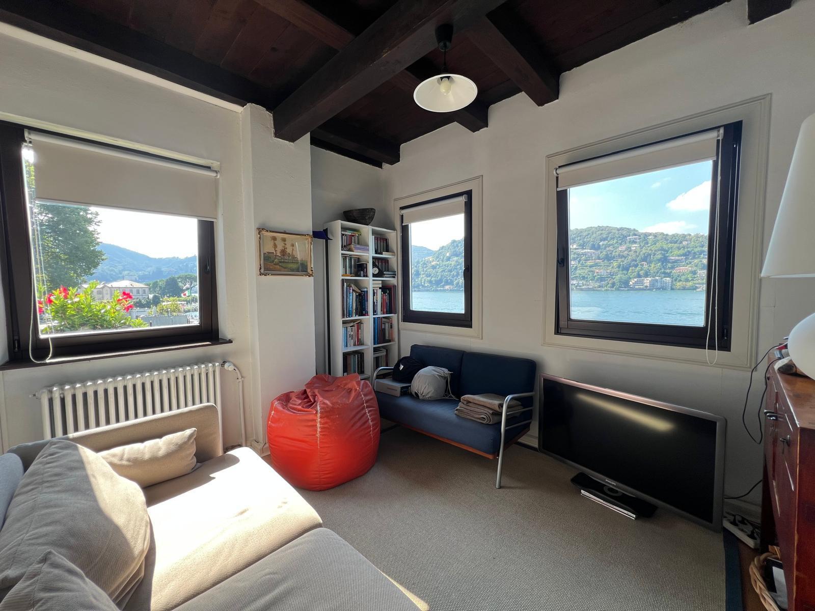 Casa indipendente in affitto a Como