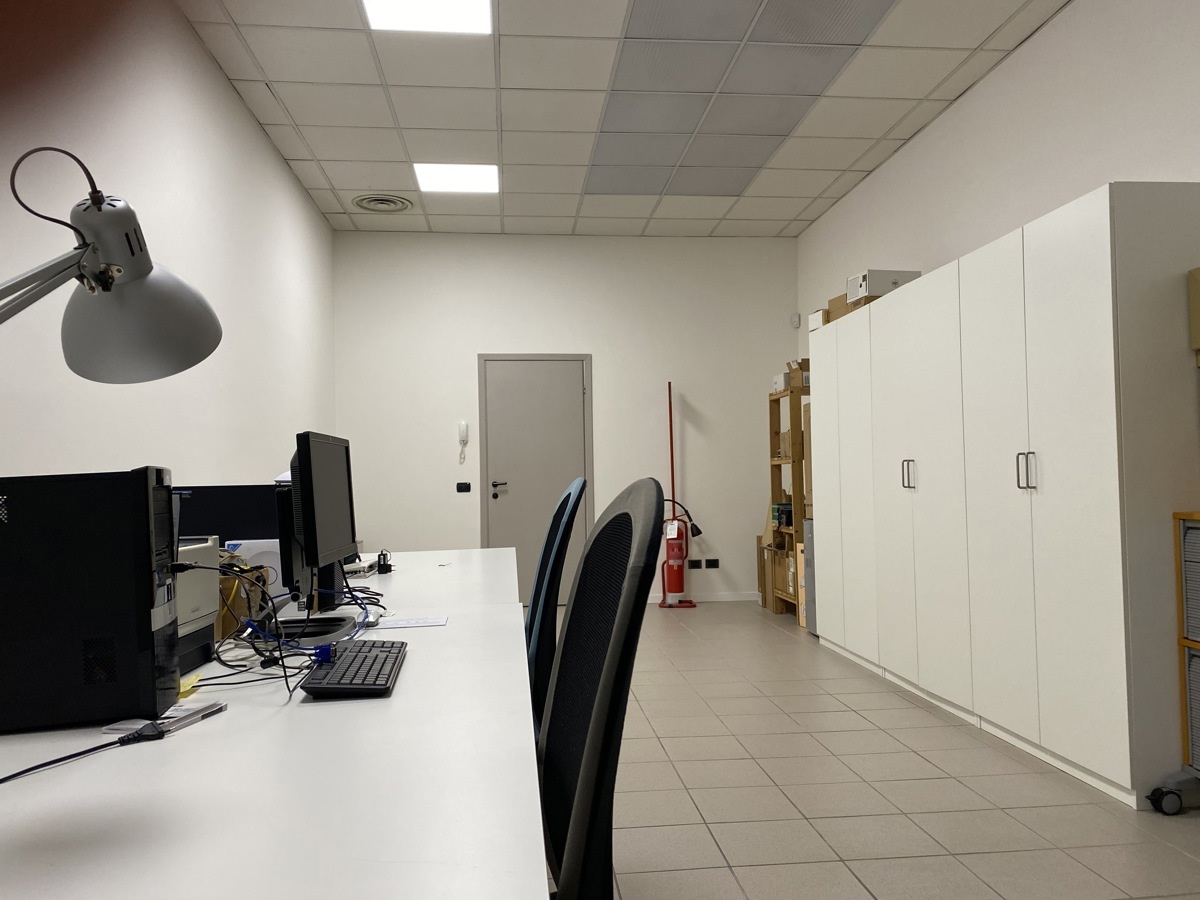Ufficio ristrutturato in via plinio 1, Grandate