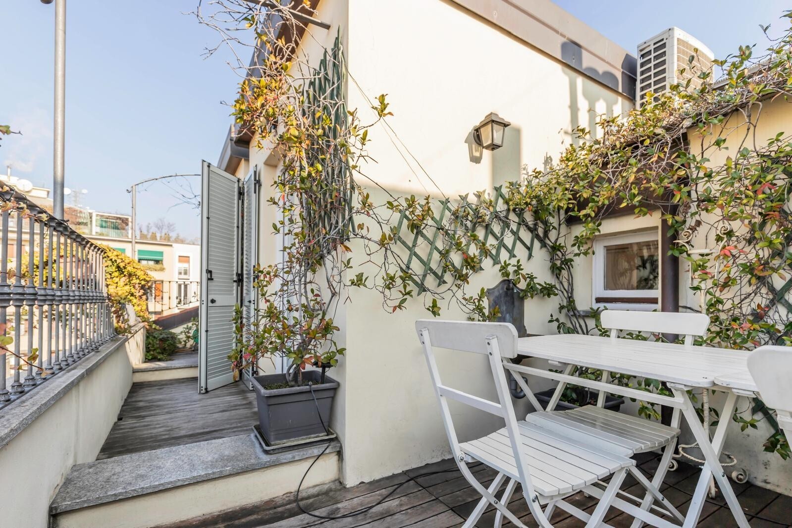 Appartamento con terrazzo in corso magenta 27, Milano