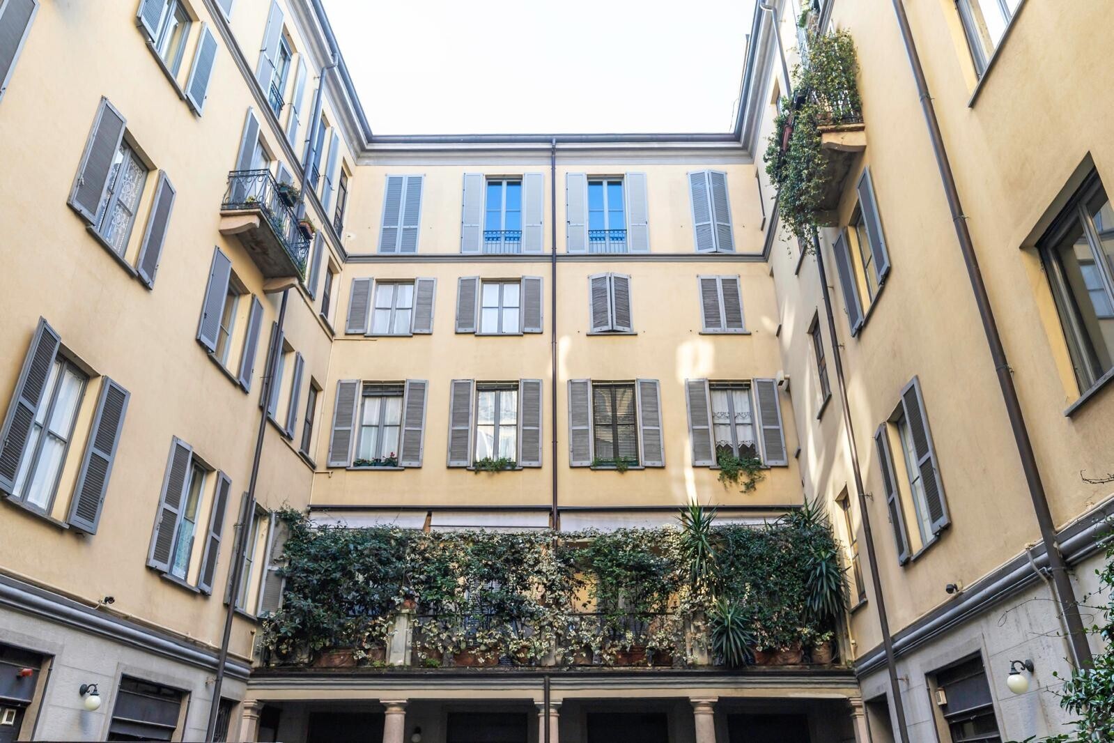 Appartamento con terrazzo in corso magenta 27, Milano