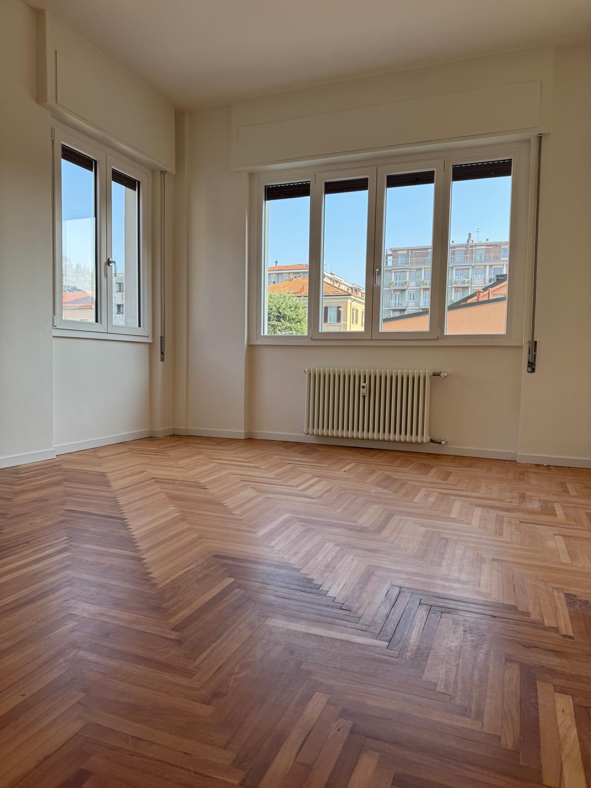 Trilocale ristrutturato in via tommaso grossi 8, Como