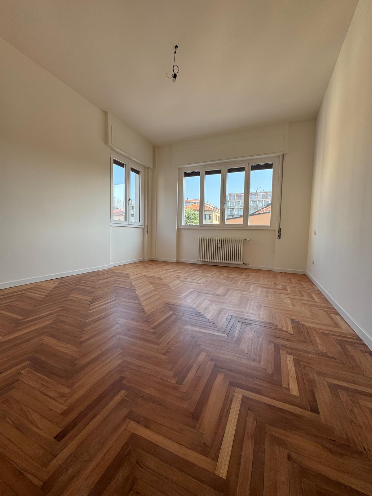 Trilocale ristrutturato in via tommaso grossi 8, Como