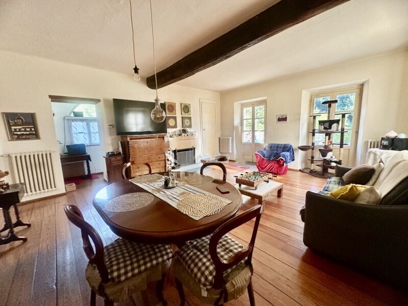 Villa con giardino in via roma 4, Proserpio