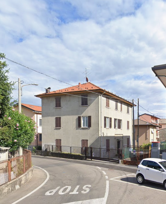Casa indipendente in vendita a Cant�