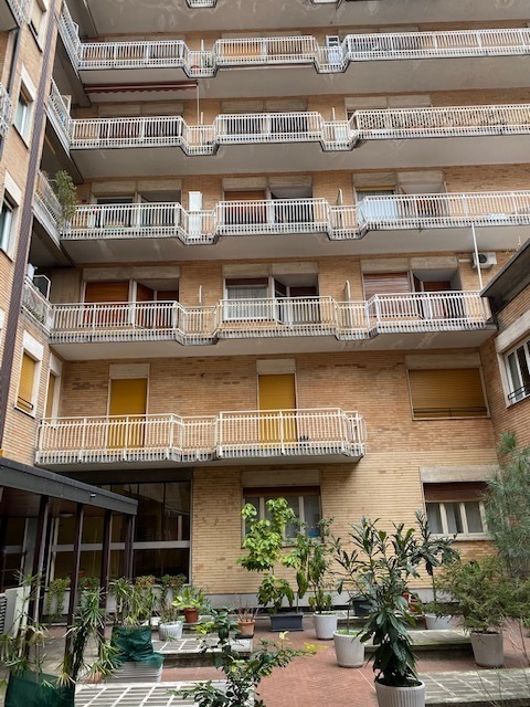 Ufficio in vendita in viale innocenzo 19, Como